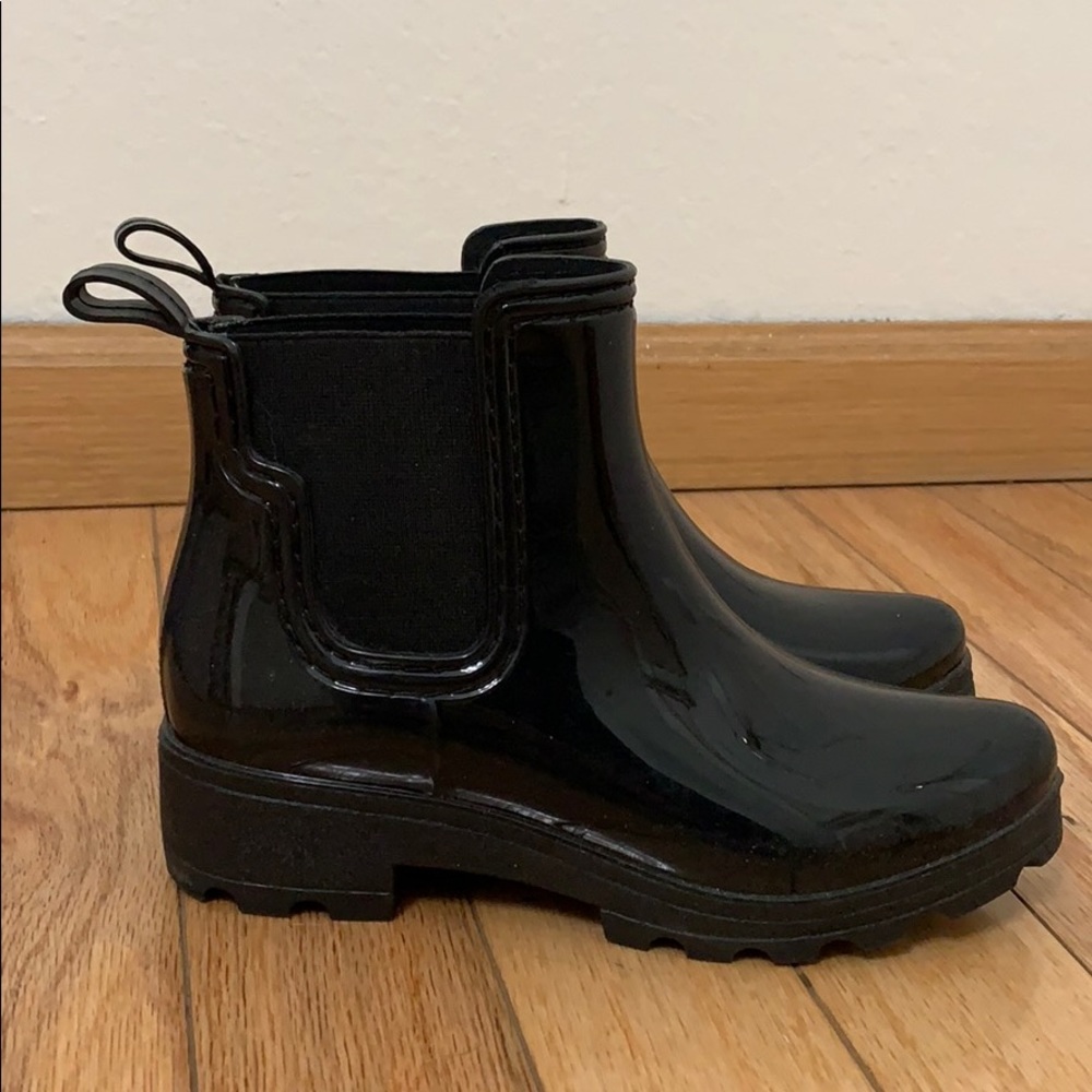 Black rain booties